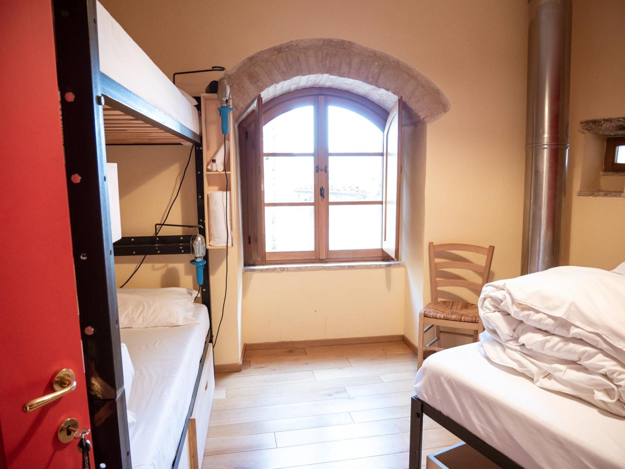 Ostello Bello Assisi بيفانيا المظهر الخارجي الصورة
